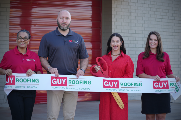 Guy Roofing Team